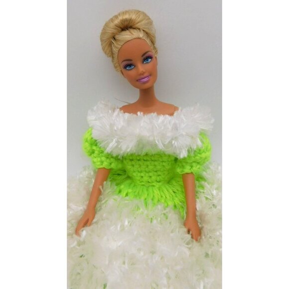 2009 Mattel Barbie Doll wearing Elegant Green White Handmade Dress 12" - Picture 2 of 5